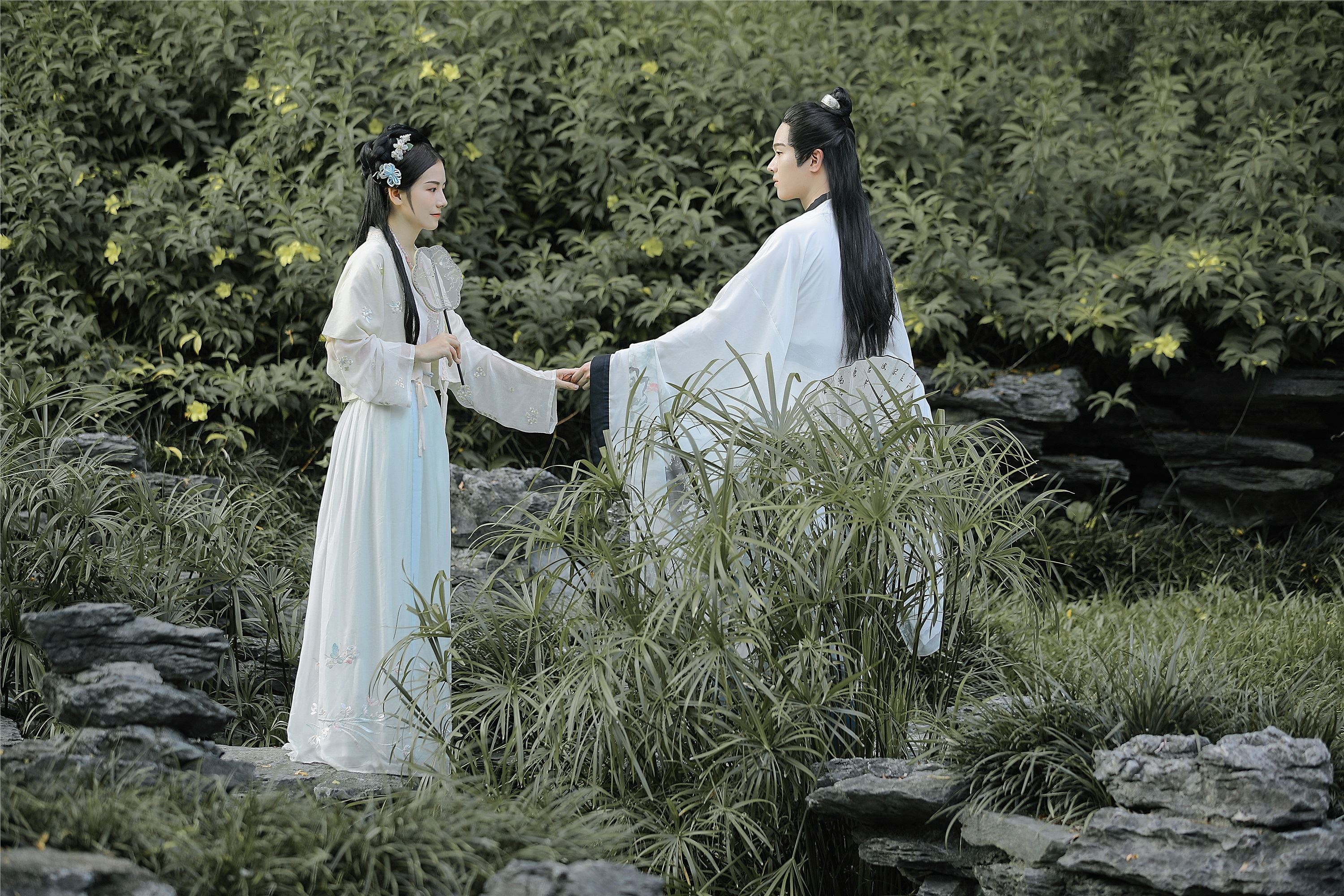 YITUYU艺图语 2021.09.02 花月下 小星